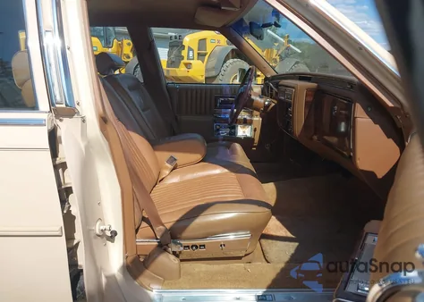 1988 Cadillac Brougham z USA, uszkodzony, nr VIN 1G6DW51Y8JR764728
